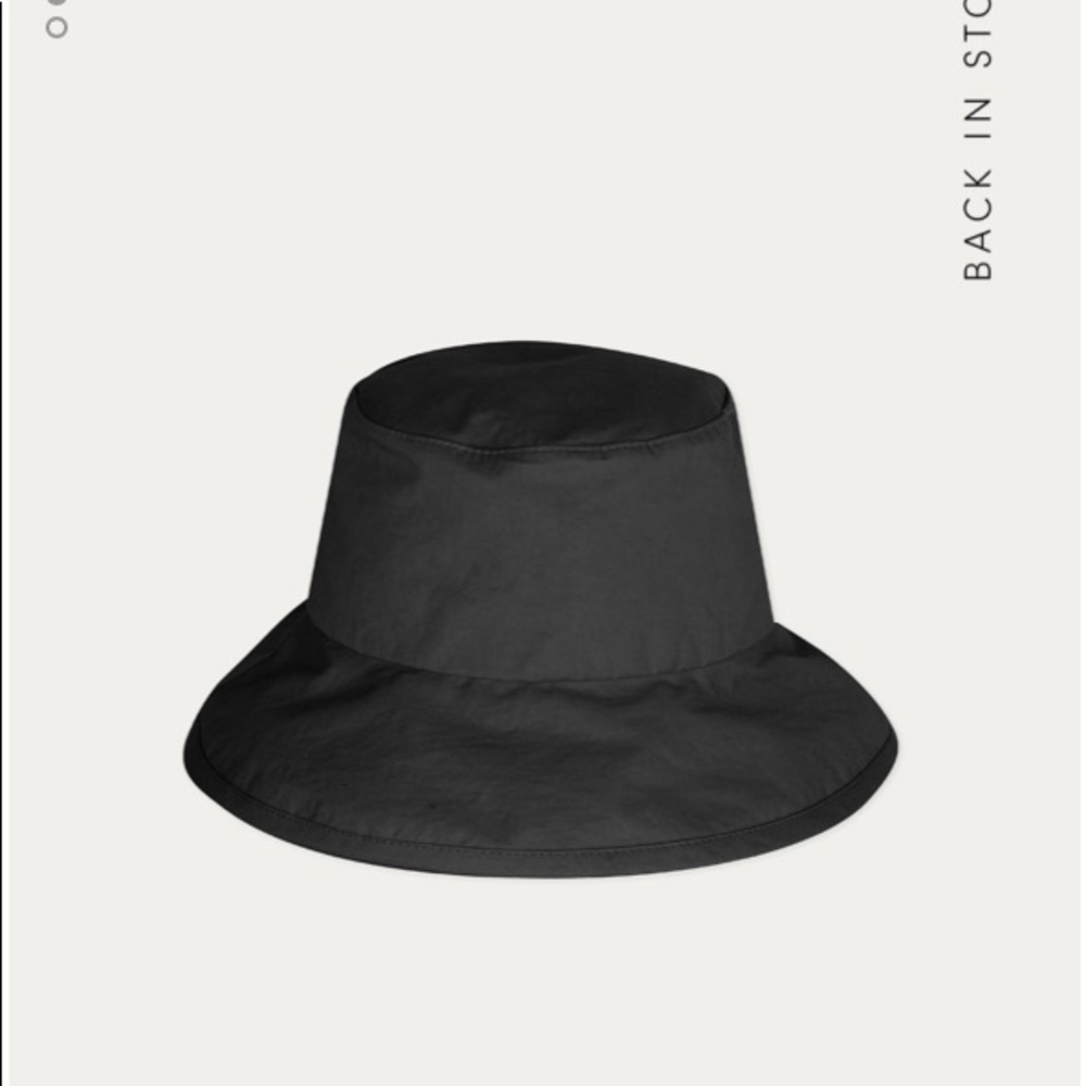Oak + Fort Black Bucket Hat (NWT)